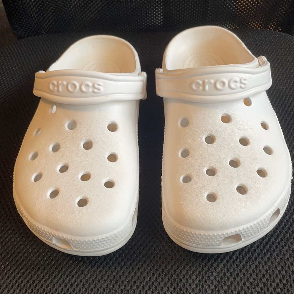 🤍White Crocs🤍